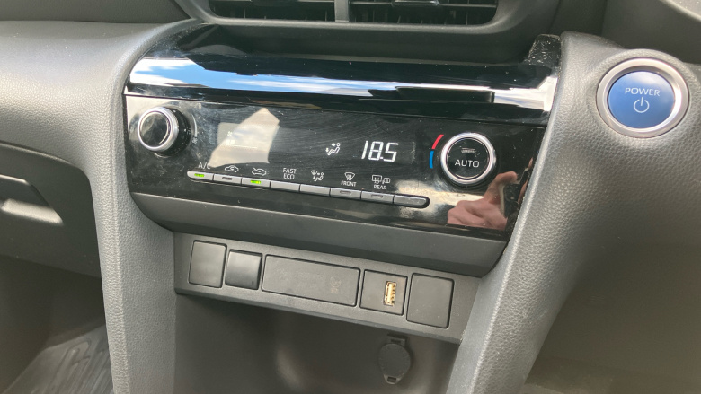 Toyota Yaris Cross 1.5 Hybrid Design 5dr CVT Hybrid Estate